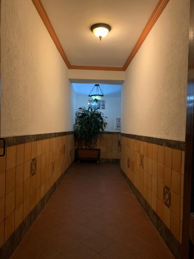 Hotel Don Juan Буга Екстериор снимка